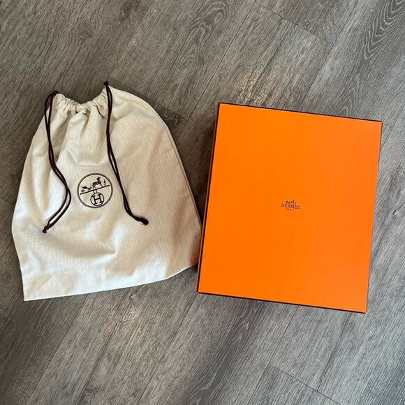 Hermes box and dust bag - Picture 1 of 5